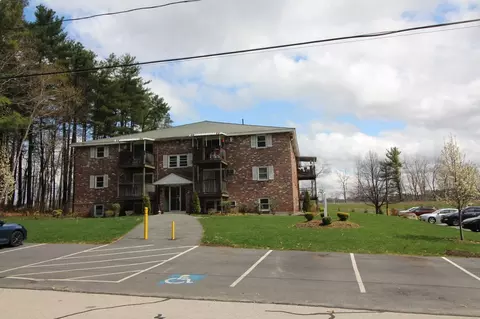 13 Charleston Ave, Londonderry, NH 03053