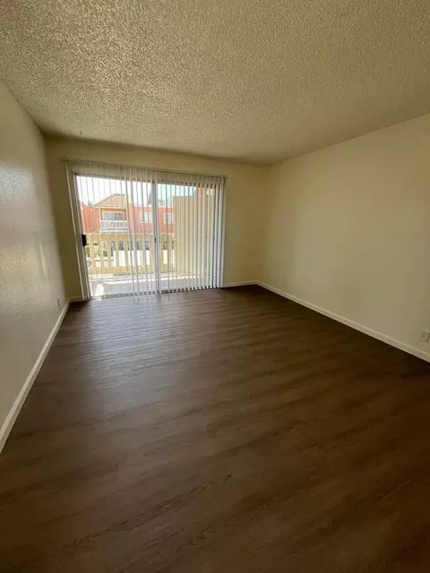 1450 Stabler Ln, Yuba City, CA 95993