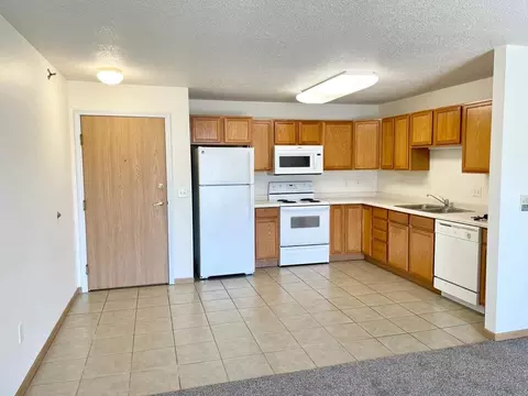 4201 33rd Ave S, Fargo, ND 58104
