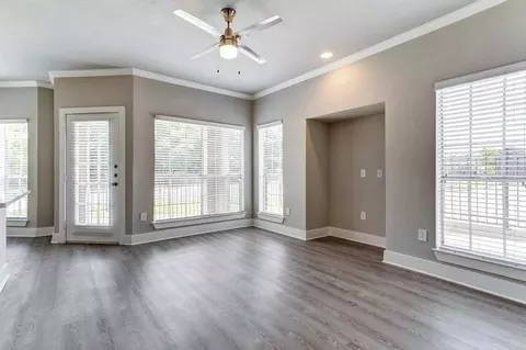 9701 Meyer Forest Dr, Houston, TX 77096 photo 18