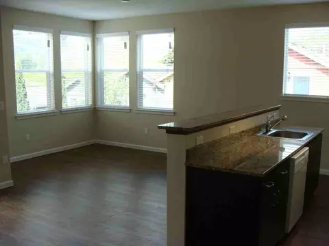 6855 N Burlington Ave, Portland, OR 97203 photo 19
