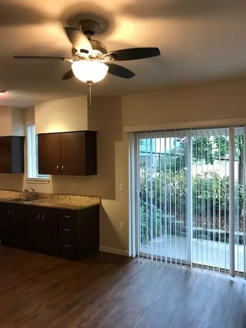 6855 N Burlington Ave, Portland, OR 97203 photo 34