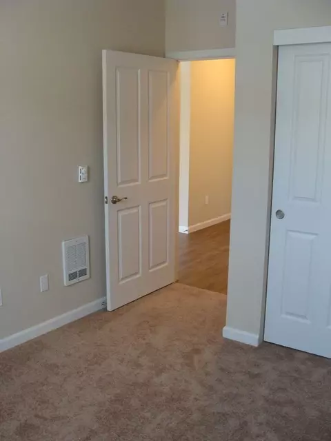 6855 N Burlington Ave, Portland, OR 97203 photo 29