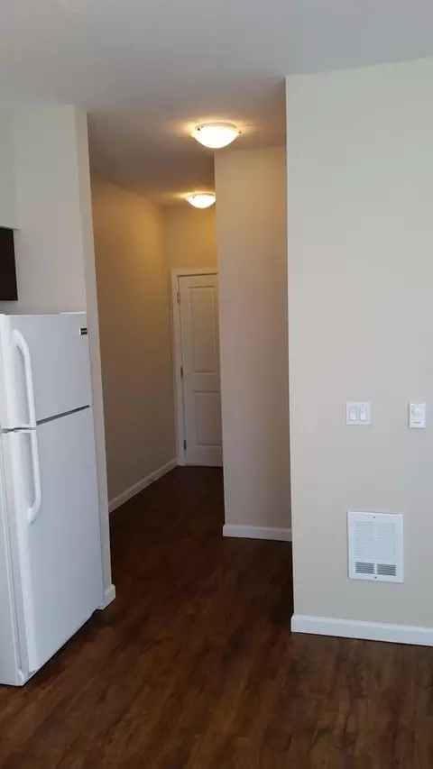 6855 N Burlington Ave, Portland, OR 97203 photo 3