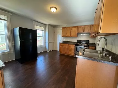 2 Gates St, Manchester, NH 03102