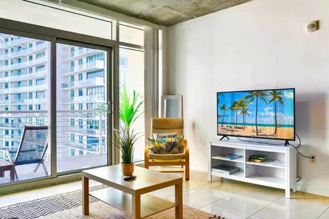 3250 NE 1st Ave, Miami, FL 33137
