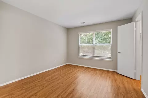 3937 Penshurst Ln, Lake Ridge, VA 22192 photo 17