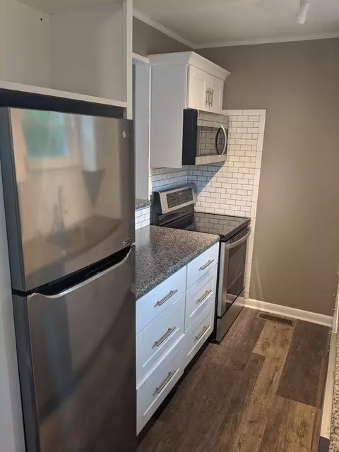 101 Cavin Ave, Mount Holly, NC 28120