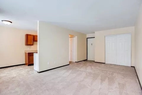 1533 Woodbridge St, Saint Paul, MN 55117