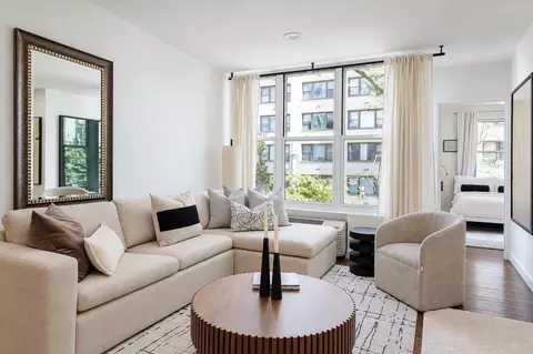 200 E 11th St, New York, NY 10003