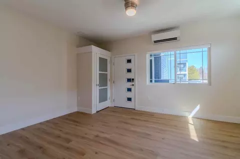 918 W Front St, Traverse City, MI 49684