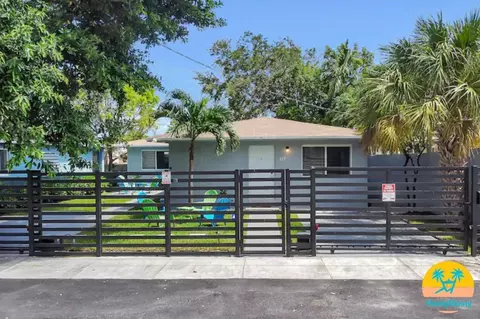 Undisclosed, Miami, FL 33137 photo 27