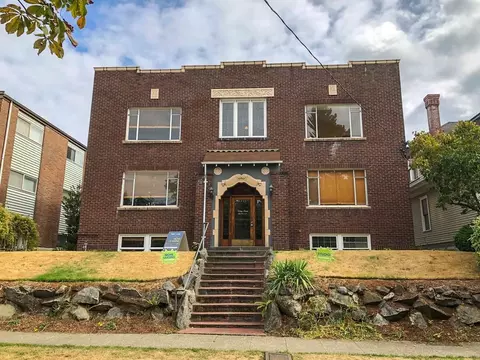 5042 12th Ave NE, Seattle, WA 98105