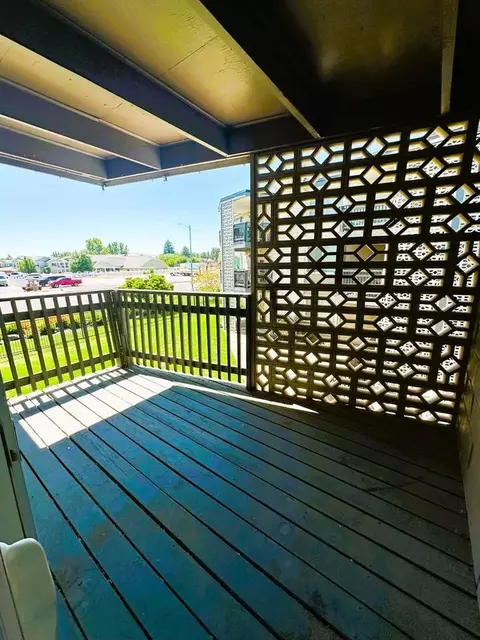 160 Van Giesen St, Richland, WA 99354
