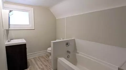 121 E Holbrook Ave, Muskegon, MI 49442