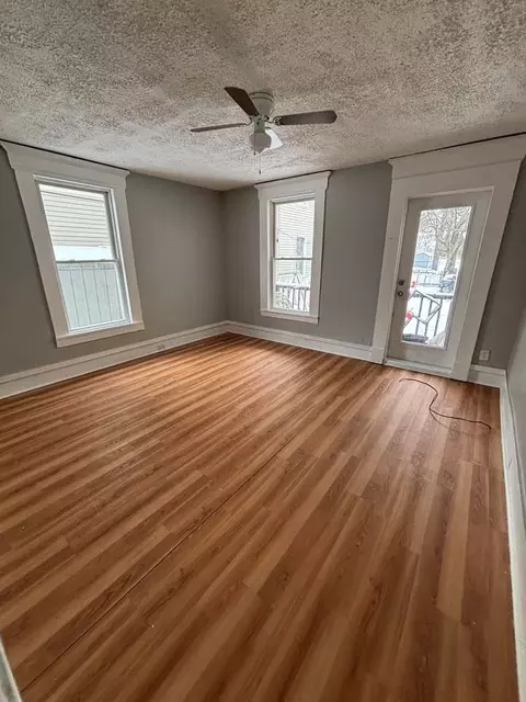 219 Spruce St, Manchester, NH 03103