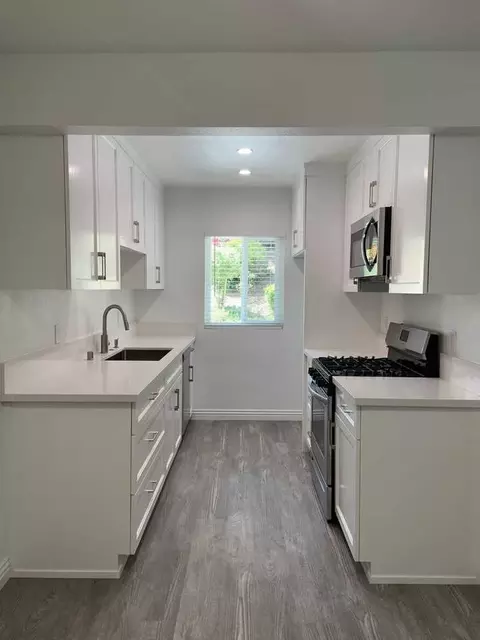 1700 Peppertree Ln, Fullerton, CA 92835