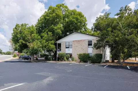 103 Smith Ln, San Marcos, TX 78666