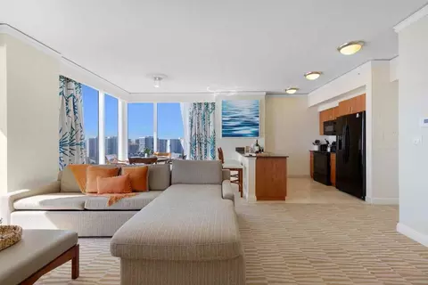 18001 Collins Ave, Sunny Isles Beach, FL 33160
