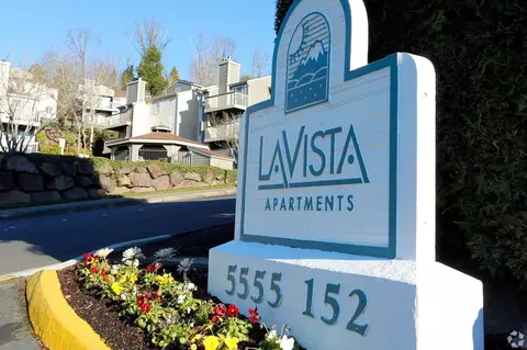 5555 S 152nd St, Tukwila, WA 98188