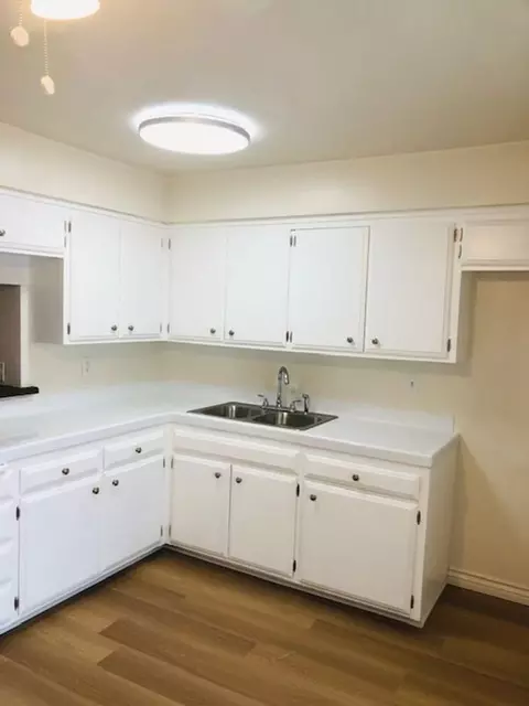 10611 Western Ave, Downey, CA 90241
