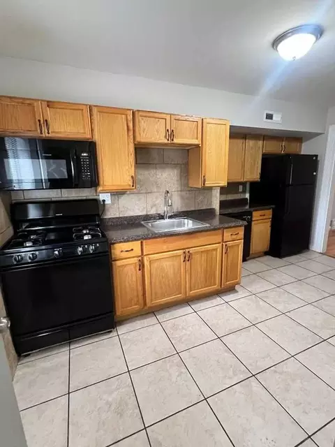 9040 Gravois View Ct, Affton, MO 63123