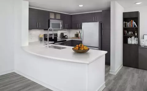 50 SW 10th St, Miami, FL 33130 photo 2