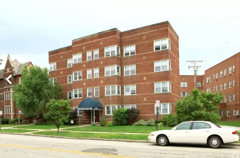12021 Edgewater Dr, Lakewood, OH 44107