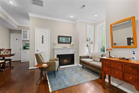1425 P St NW, Washington, DC 20005 photo 4