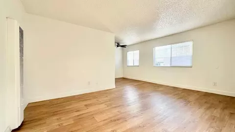 637 W 79th St, Los Angeles, CA 90044