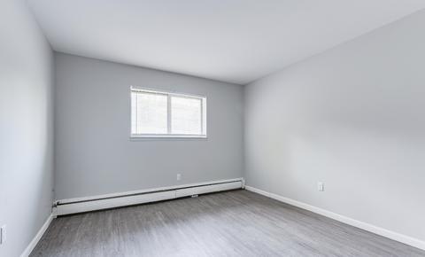 201 S Waverly Rd, Lansing, MI 48917