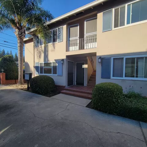 1075 Santa Cruz Ave, Menlo Park, CA 94025