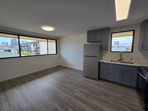 922 Wiliwili St, Honolulu, HI 96826