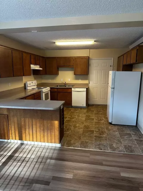 12635 SE Foster Rd, Portland, OR 97236