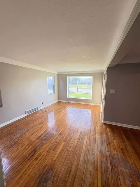 18015 Harvard Ave, Cleveland, OH 44128