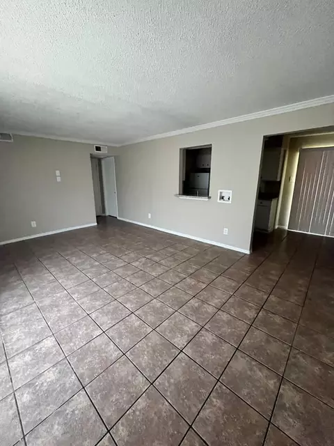 2838 Royal Ln, Dallas, TX 75229
