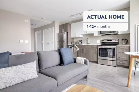 8 Whittier Pl, Boston, MA 02114