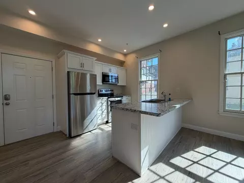 275 Broadway, Methuen, MA 01844