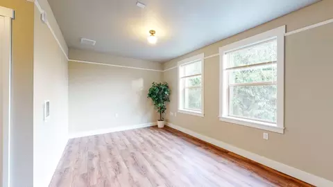 1020 SE 60th Ave, Portland, OR 97215