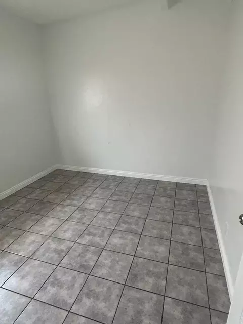 2200 Myrtle Ave, Long Beach, CA 90806