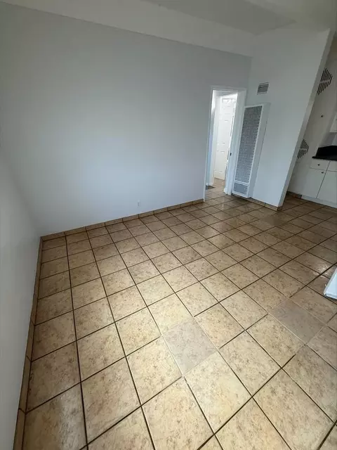 2200 Myrtle Ave, Long Beach, CA 90806