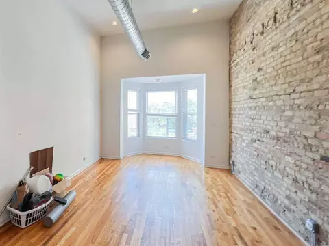 2450 N Southport Ave, Chicago, IL 60614