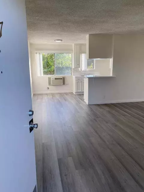 20356 Cohasset St, Los Angeles, CA 91306