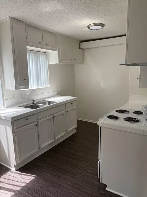 20356 Cohasset St, Los Angeles, CA 91306