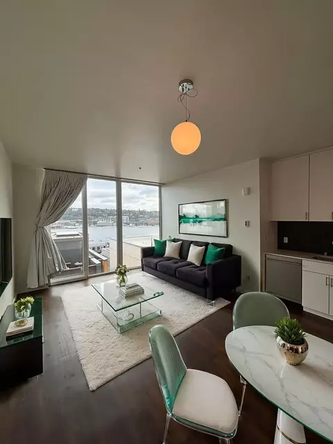 1622 Aurora Ave N, Seattle, WA 98109