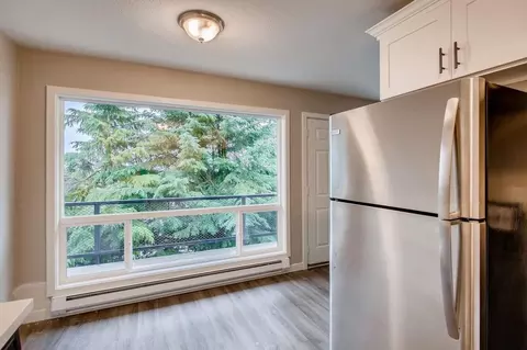 3323 NE 12th St, Renton, WA 98056