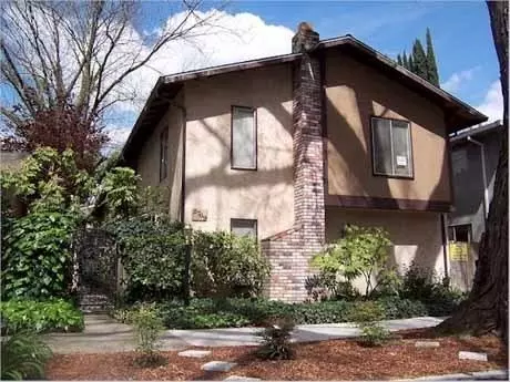 2709 D St, Sacramento, CA 95816