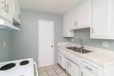 15209 Prairie Ave, Lawndale, CA 90260