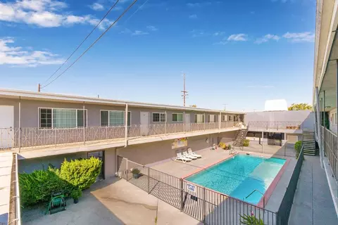 15209 Prairie Ave, Lawndale, CA 90260 photo 4
