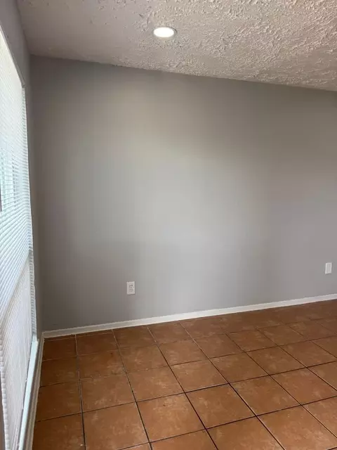 1742 Woodvine Dr, Houston, TX 77055
